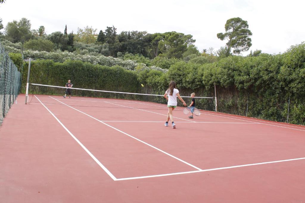 Loftotel Canet Еспорлес Екстериор снимка