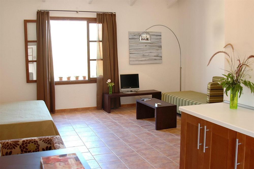 Loftotel Canet Еспорлес Екстериор снимка
