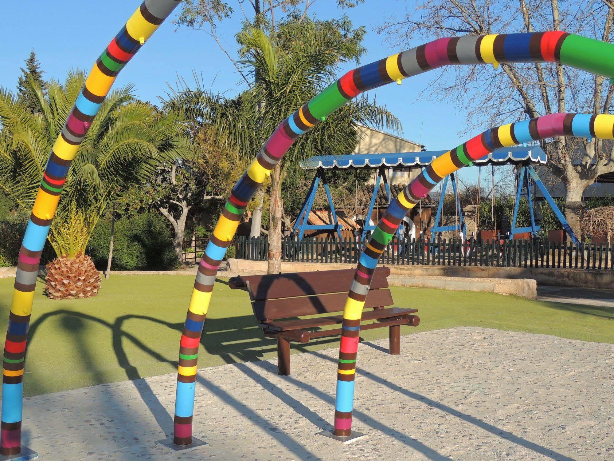 Loftotel Canet Еспорлес Екстериор снимка